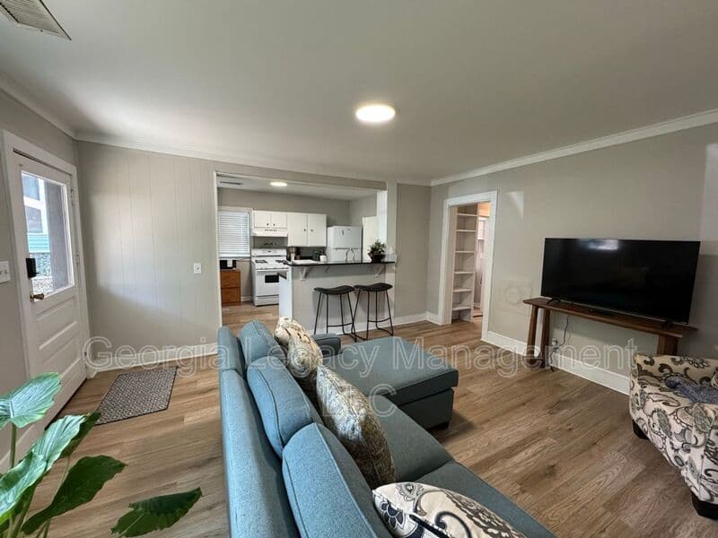 Athens House: 275 Boulevard Heights