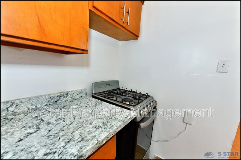 El Paso Condo: 1908B Olive Ave !!