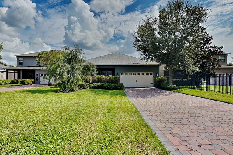 Winter Garden Townhome: 15543 Waterleigh Cove Dr
