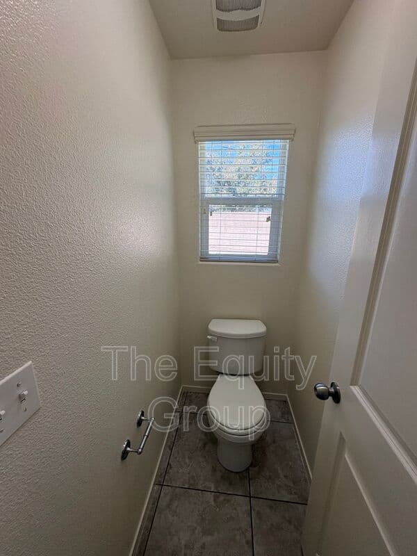 Tulare House: 2314 Cape Canyon Avenue