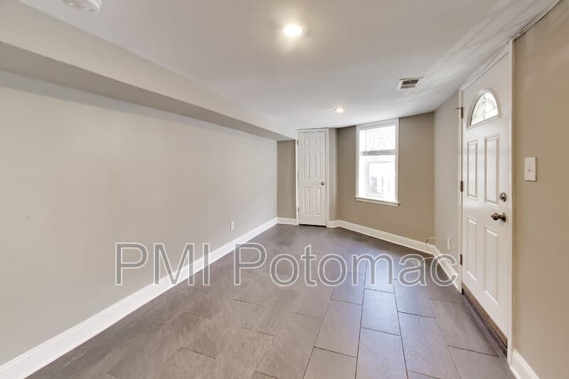 Washington Condo: 1952 Calvert Street Northwest