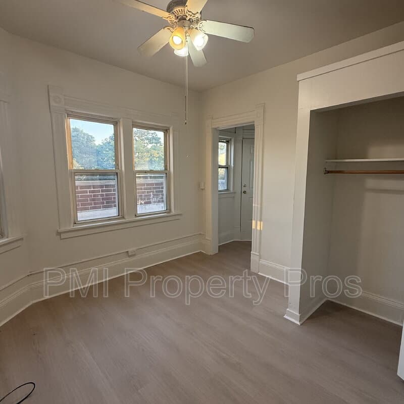 Milwaukee Condo: 2016 W Clybourn St