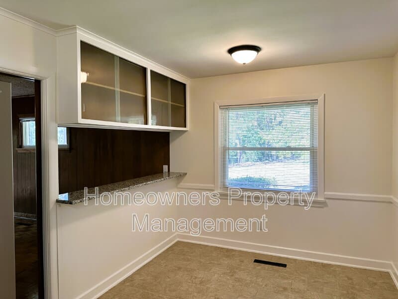 Fayetteville House: 314 Westview Drive