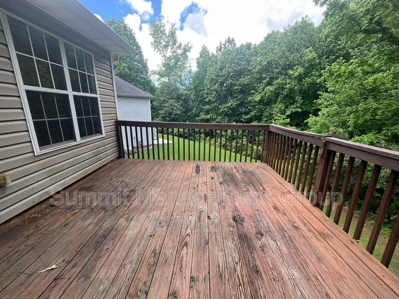 McDonough House: 1157 Chateau Terrace