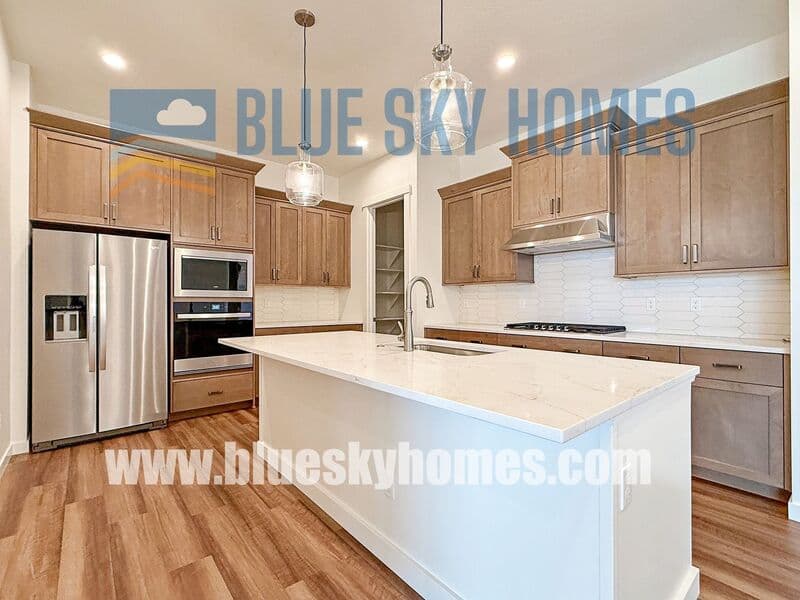 Star House: 8500 W Lilburn st