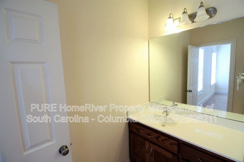 Columbia House: 395 Highland Point Drive