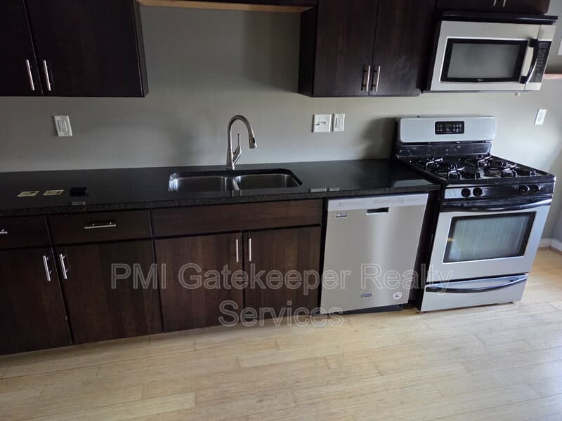 Cincinnati Condo: 1202 Main St
