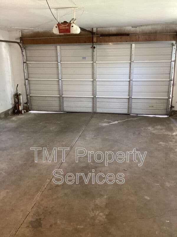 Stockton House: 226 Kilt Ct