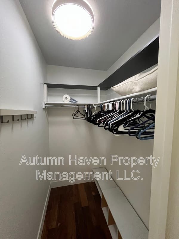Westminster House: 9247 Holland St