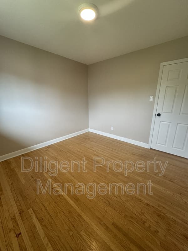 Peterborough House: 1209 Trentway Vista