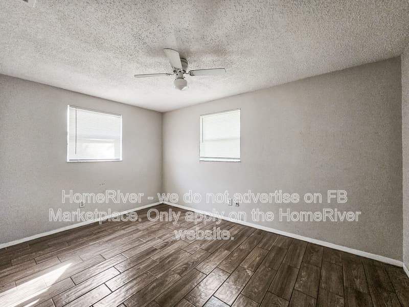 Tampa Condo: 1207 E 108th Ave