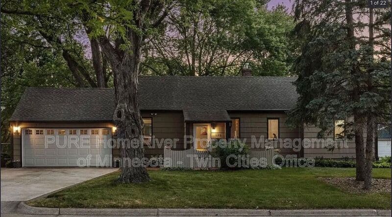 Saint Louis Park House: 1642 Edgewood Ave S