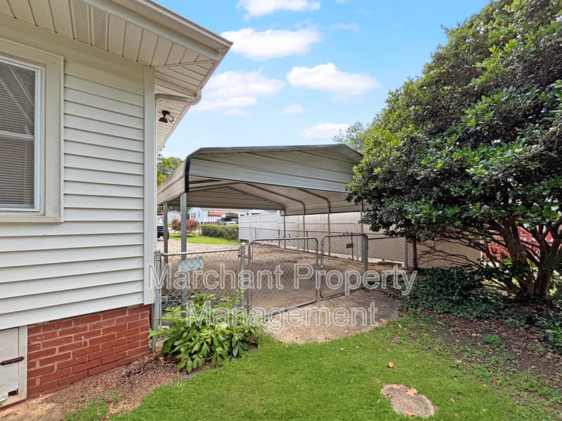 Greenville House: 22 Brownwood Drive