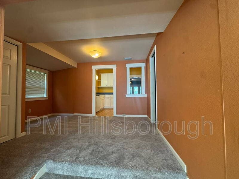 Tampa House: 1403 E Paris St