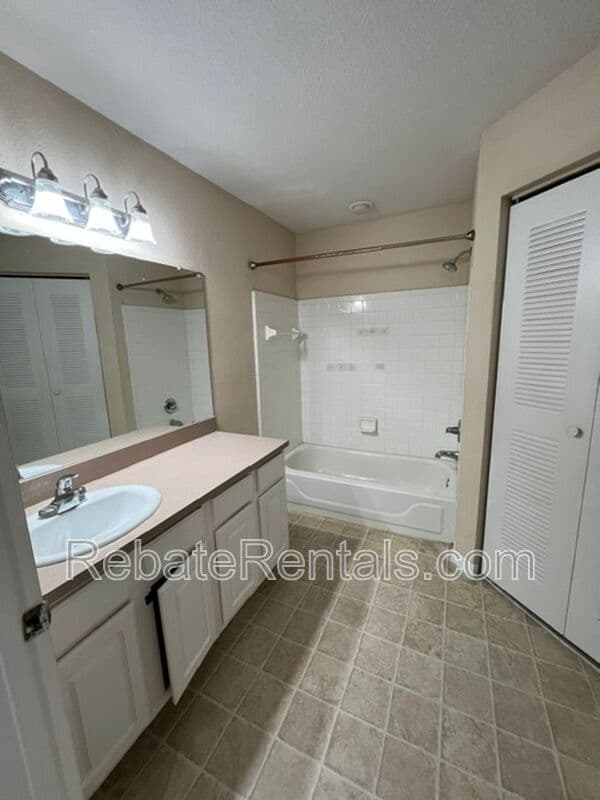 Jacksonville Condo: 13700 Richmond Park Drive N.