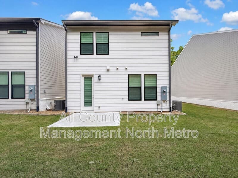 Woodstock House: 797 Stickley Oak Way