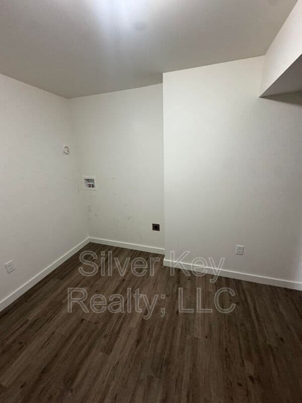 Athens House: 1603 Hutsell Drive