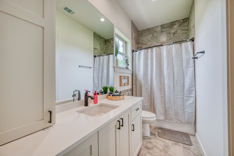 Horseshoe Bay House: 302 Parallel Circle