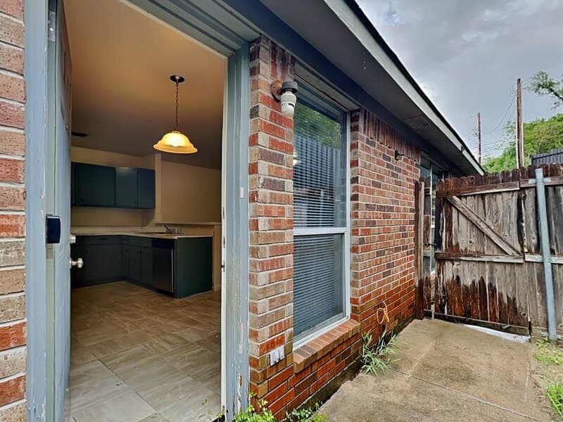 Fort Worth Condo: 2955 Loving Ave