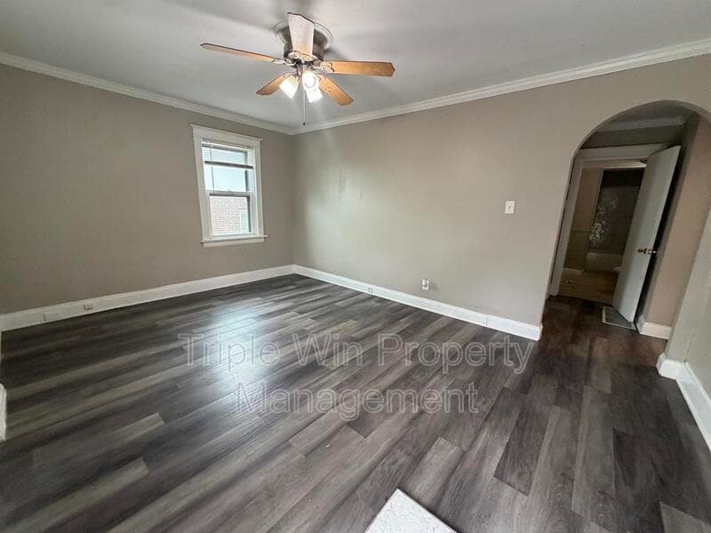 St. Louis House: 9425 Burdella Ave.