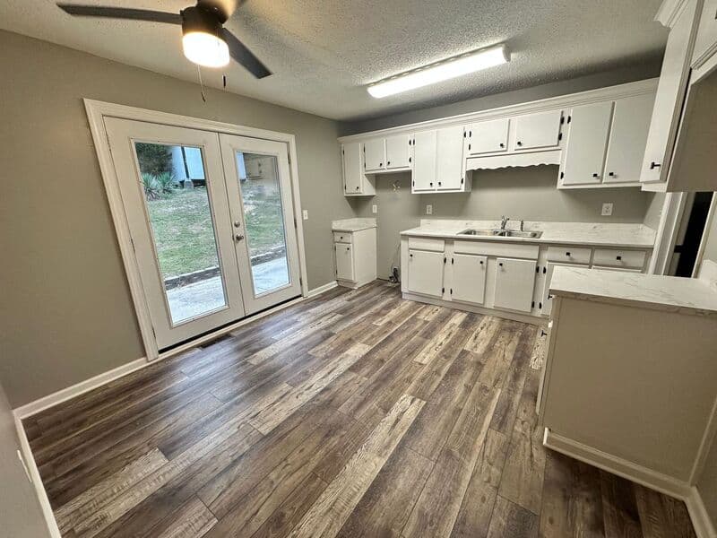Birmingham House: 5997 Amber Hills Rd