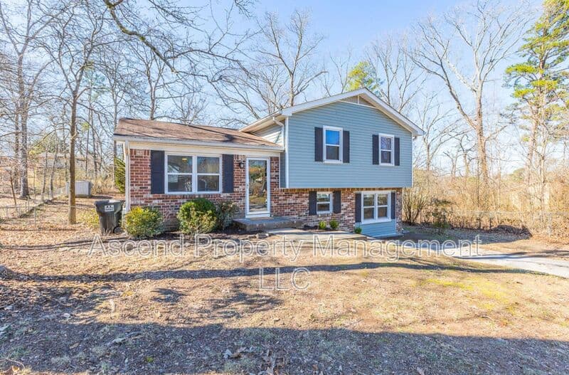 Ooltewah House: 8514 Maplewood Trail