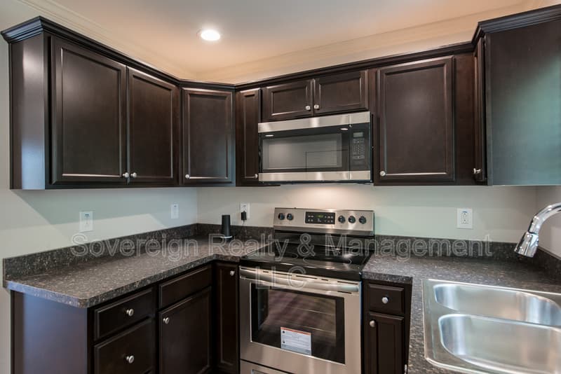 Atlanta House: 455 Bolton Rd NW
