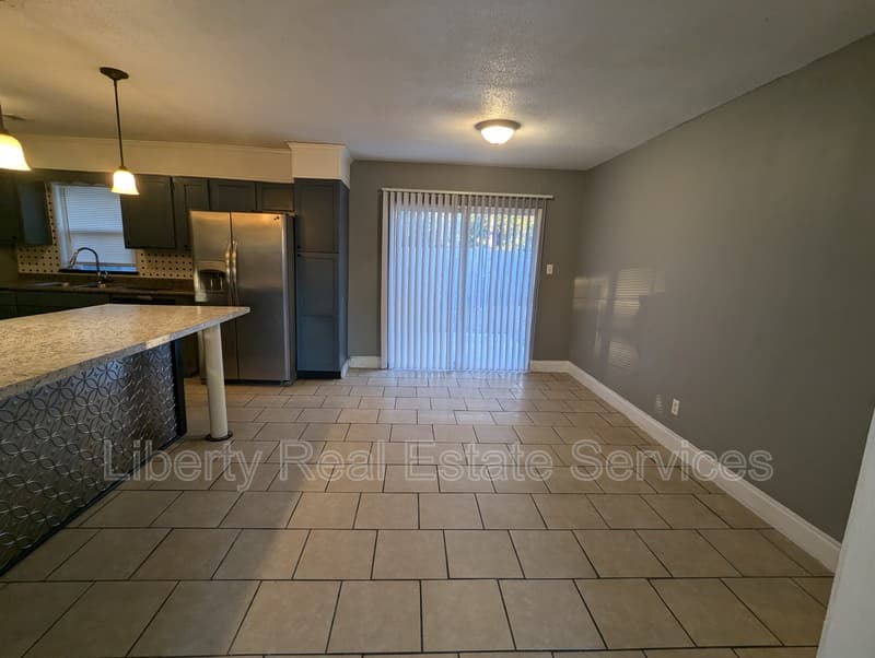 Hinesville House: 599 Olive St