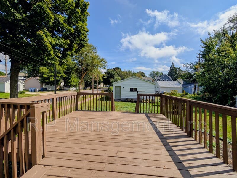 Minneapolis House: 880 19th Ave SE