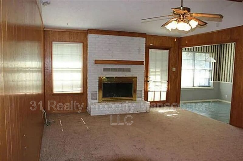 Denison House: 66 Haven Cir