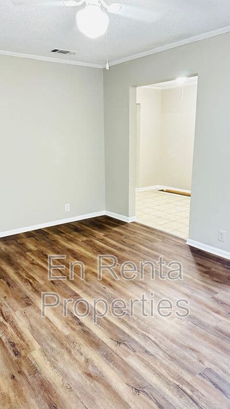 Arlington House: 1621 Connally Terrace