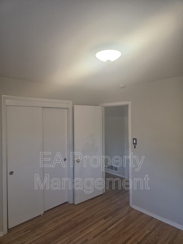 Albuquerque House: 5808 Pojoaque Rd NE
