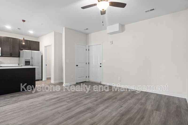 Clarksville Condo: 229 E. Johnson Circle
