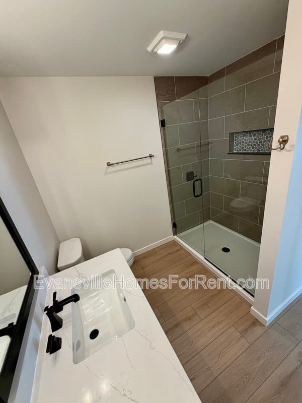 Evansville House: 12811 Halle Drive