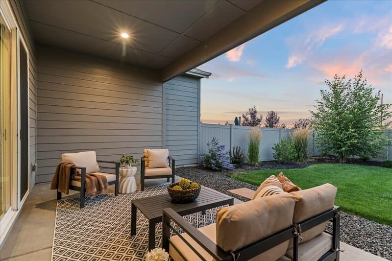 Star Townhome: 2218 North Leatherwood Avenue