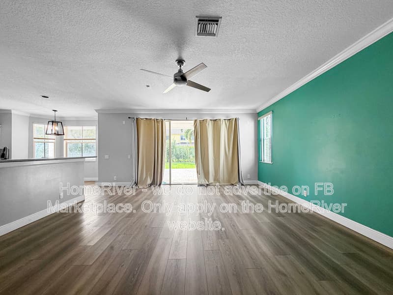 Weston House: 4332 Fox Holw