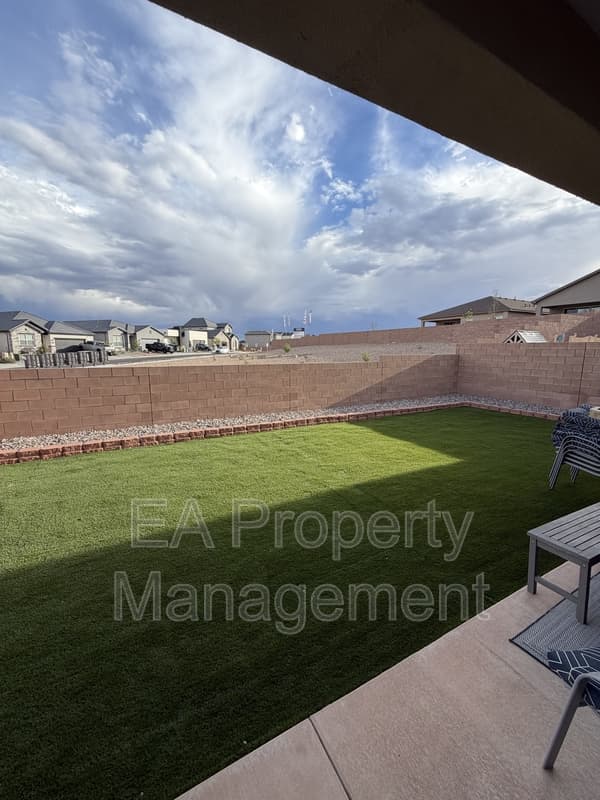 Rio Rancho House: 6742 Clayton Dr NE