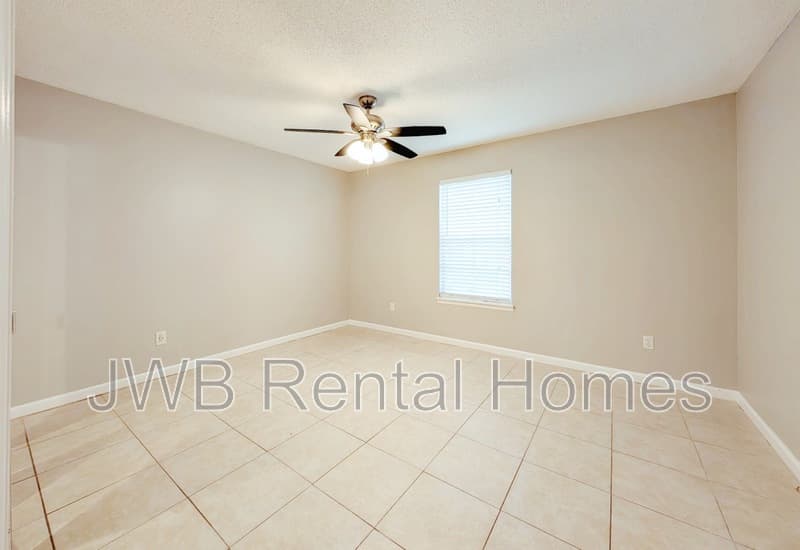 Jacksonville House: 1117 W Mimosa Cove Ct