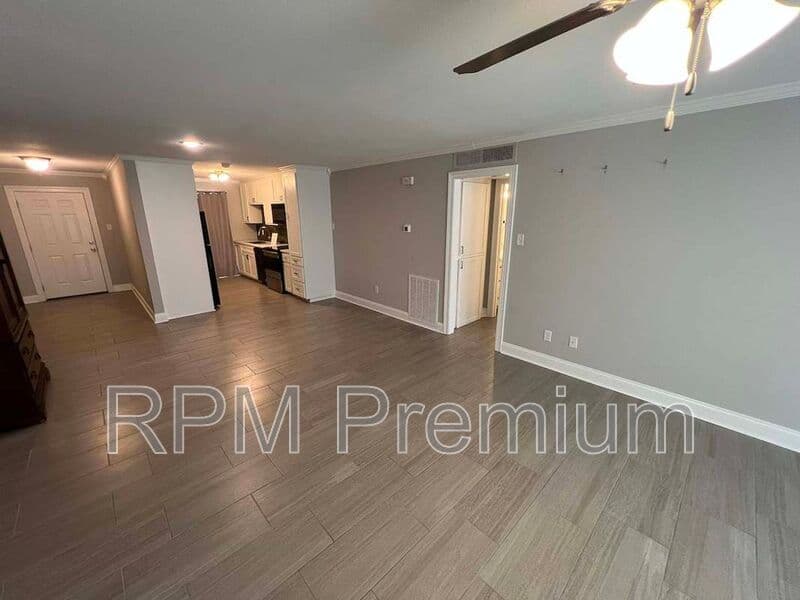 Baton Rouge Condo: 10438 Jefferson Hwy Unit D