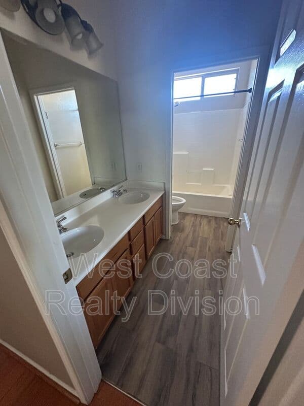 Murrieta House: 26719 Evergreen Avenue