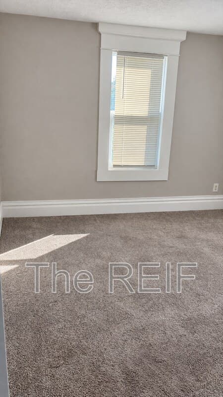 Lansing Condo: 513 North Magnolia Avenue 2nd Floor
