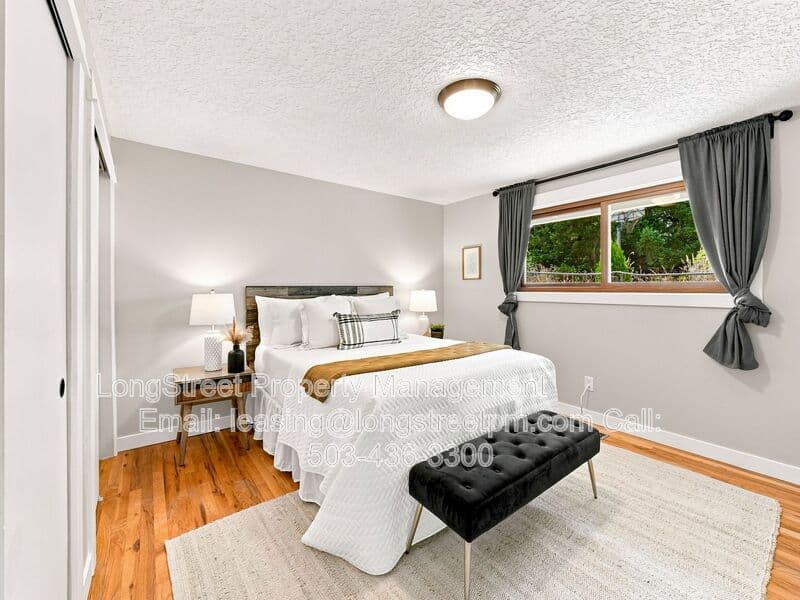 Beavercreek House: 22032 S Dans Ave