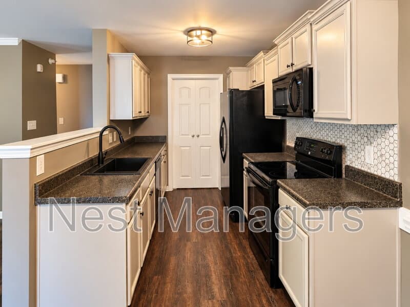 Fayetteville Condo: 1305 Kershaw Loop