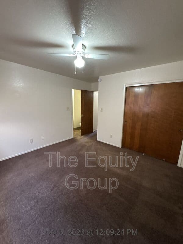 Tulare House: 1270 Tustin Circle