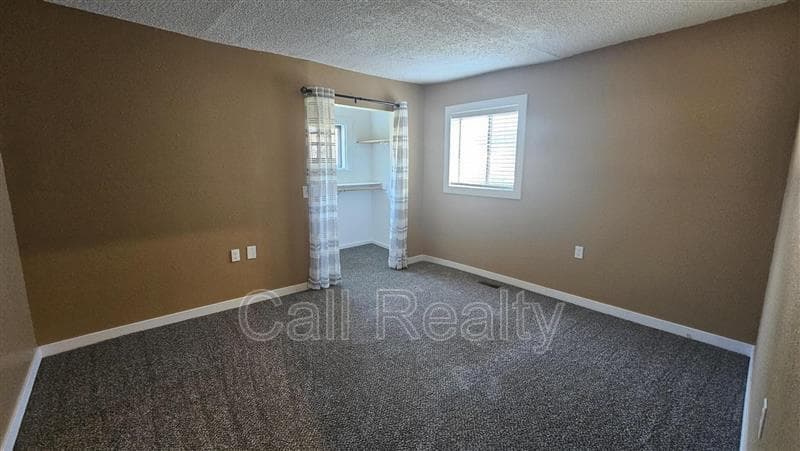 Spokane House: 2903 N Smith