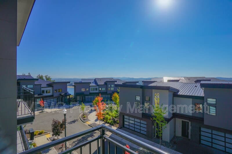Camas Townhome: 4733 Southeast Ascension Drive