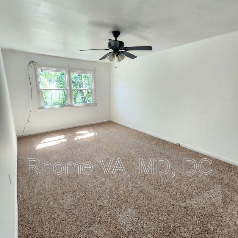 Fairfax Condo: 9473 Fairfax Blvd