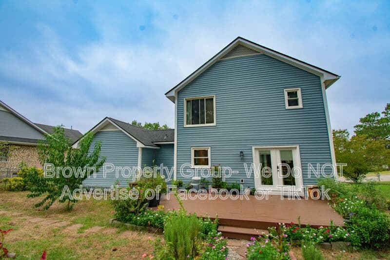 Spring Lake House: 111 Kristin Ave