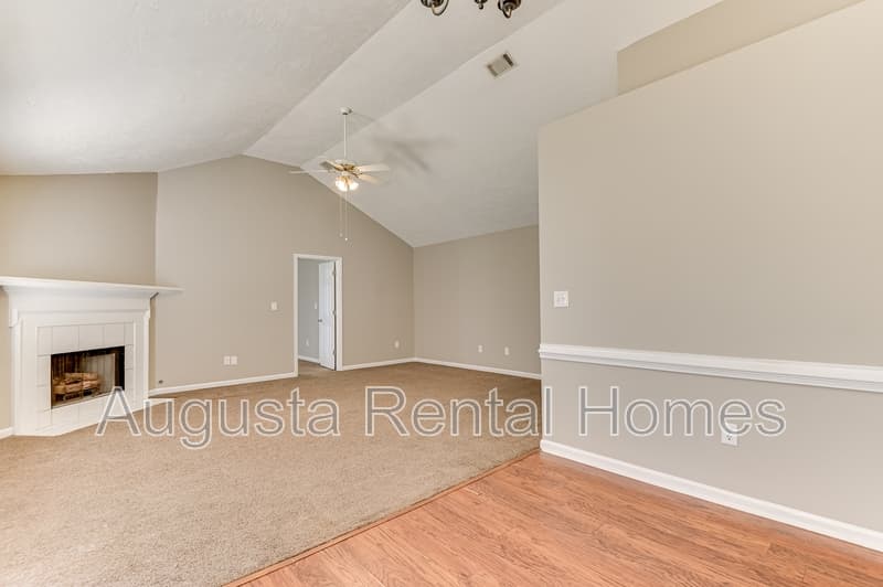 Grovetown House: 223 Taylor Circle