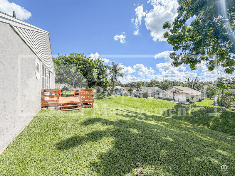 Lakeland House: 428 Emerald Cove Loop